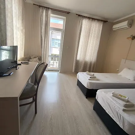 Hotel семеен търнава