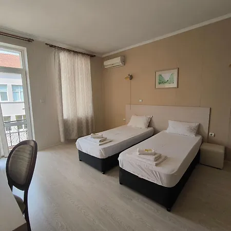 Hotel семеен търнава