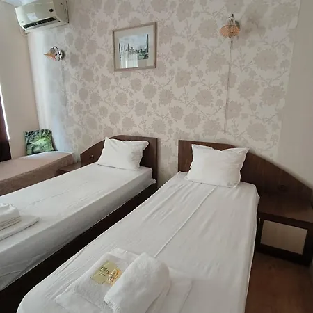 Hotel семеен търнава 3*